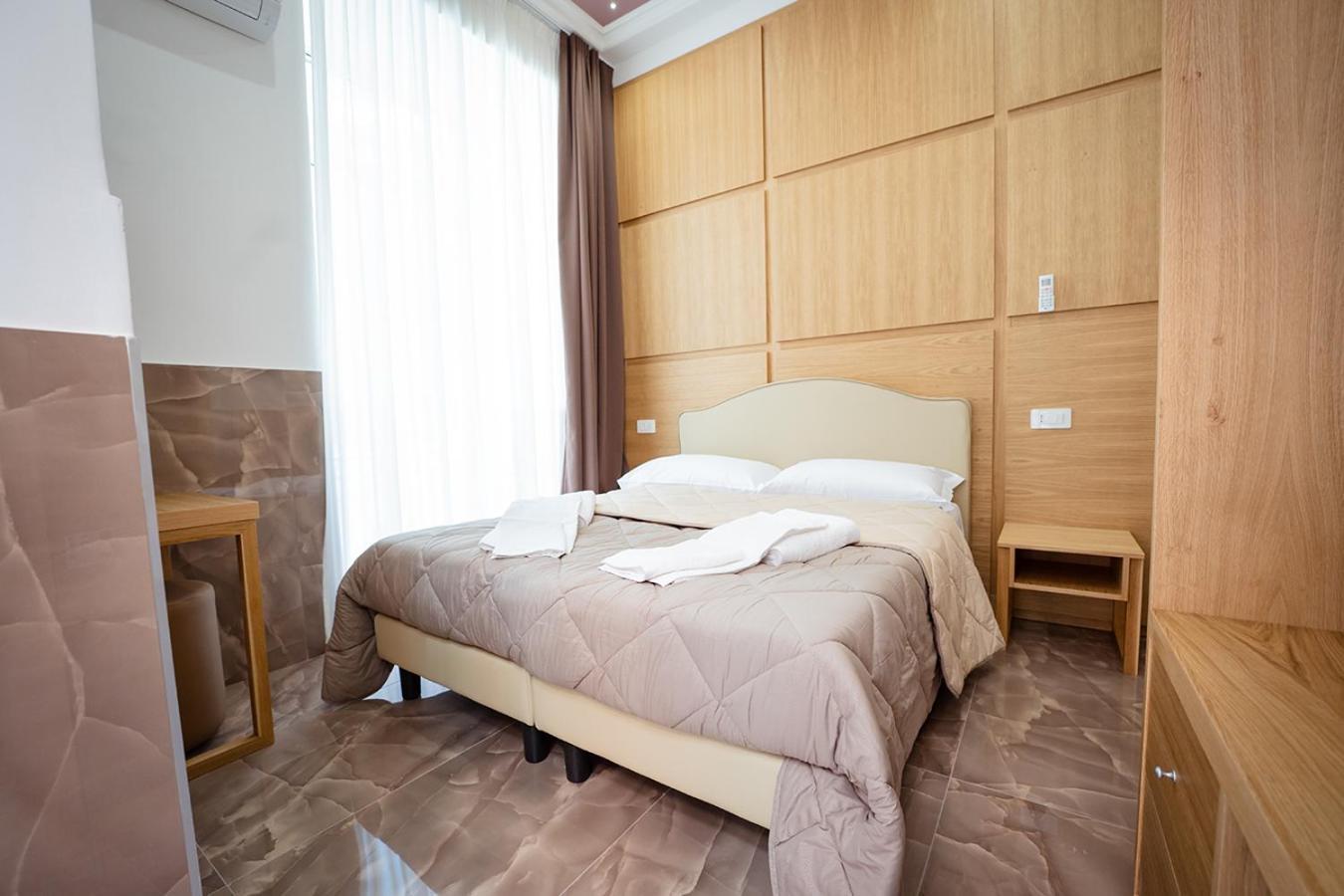P.C. Boutique H. De Gasperi, Napoli Centro, By Clapa Group Hotel Kültér fotó